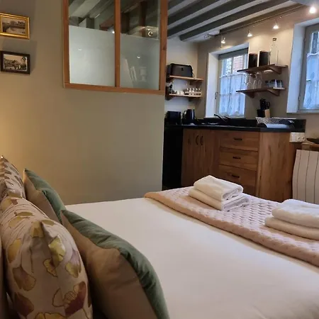 The Saint Jean - Cozy For 2 - Center With Fireplace