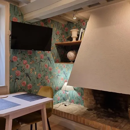 The Saint Jean - Cozy For 2 - Center With Fireplace *