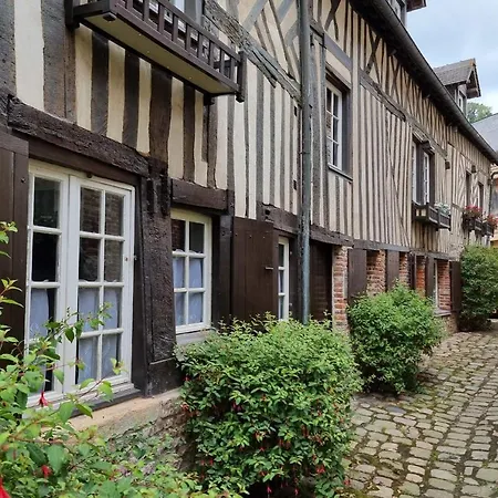 Апартаменты La Saint Jean Cosy For Two With Fireplace Centre Онфлёр