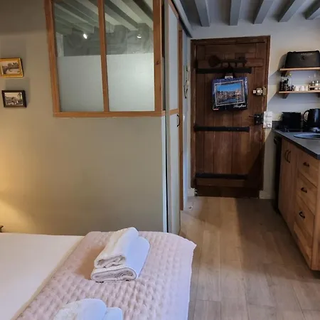 Апартаменты La Saint Jean Cosy For Two With Fireplace Centre