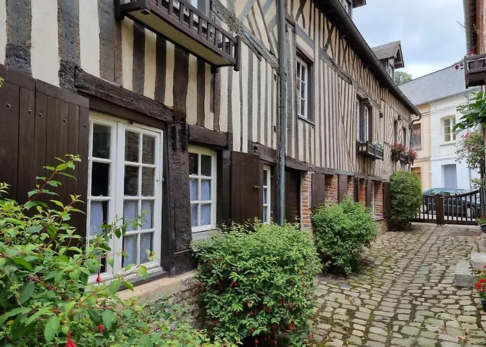 Апартаменты La Saint Jean Cosy For Two With Fireplace Centre Онфлёр