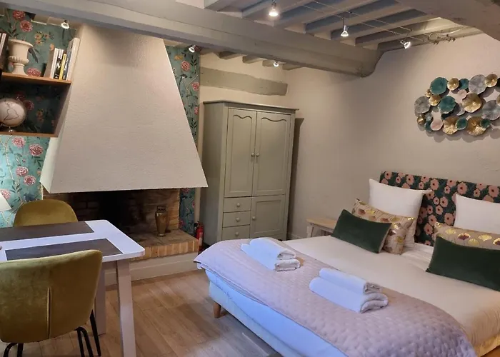 Апартаменты La Saint Jean Cosy For Two With Fireplace Centre